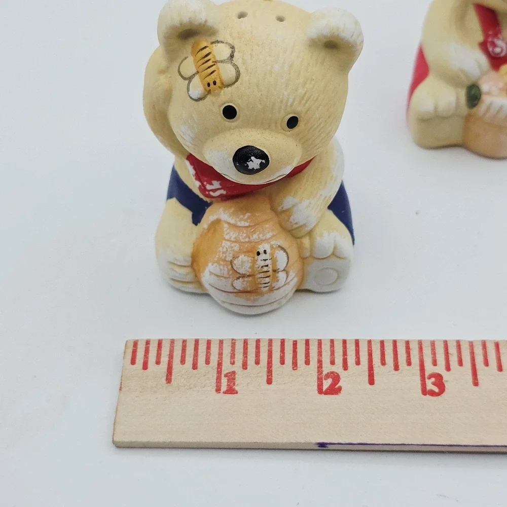 Bear Salt & Pepper Shakers Ceramic Set Of 2 Retro Honey Pot Basket Kitchen Decor